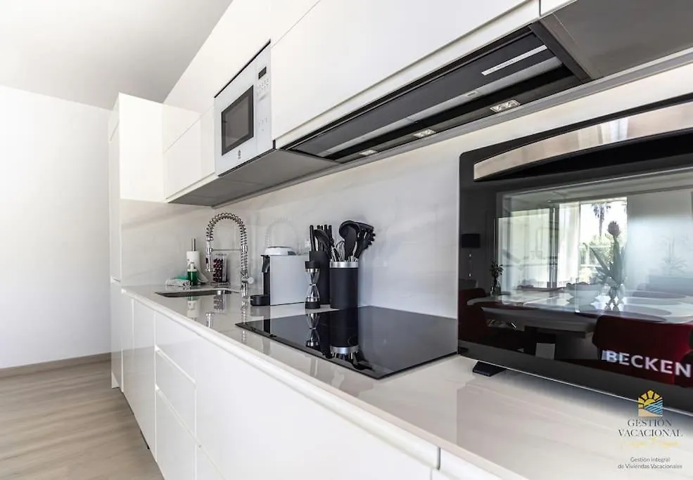 Altamira Lux Suit Beach El Duque Apartment